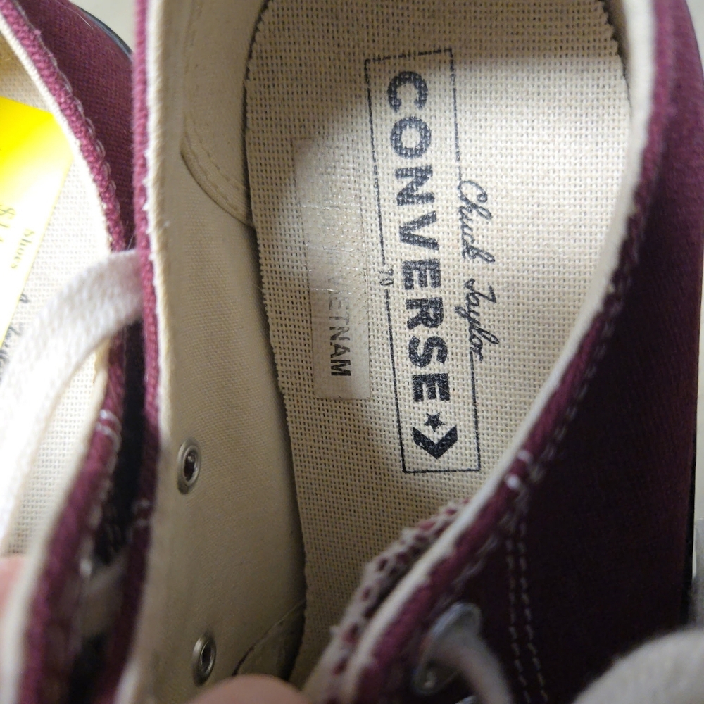 Low Top Converse - Picture 3 of 10